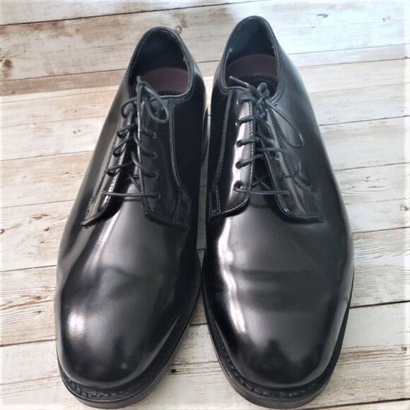 Florsheim Men's Derby Leather Black **One Shoe is Size 7.5, One is Size 8** - Picture 2 of 10